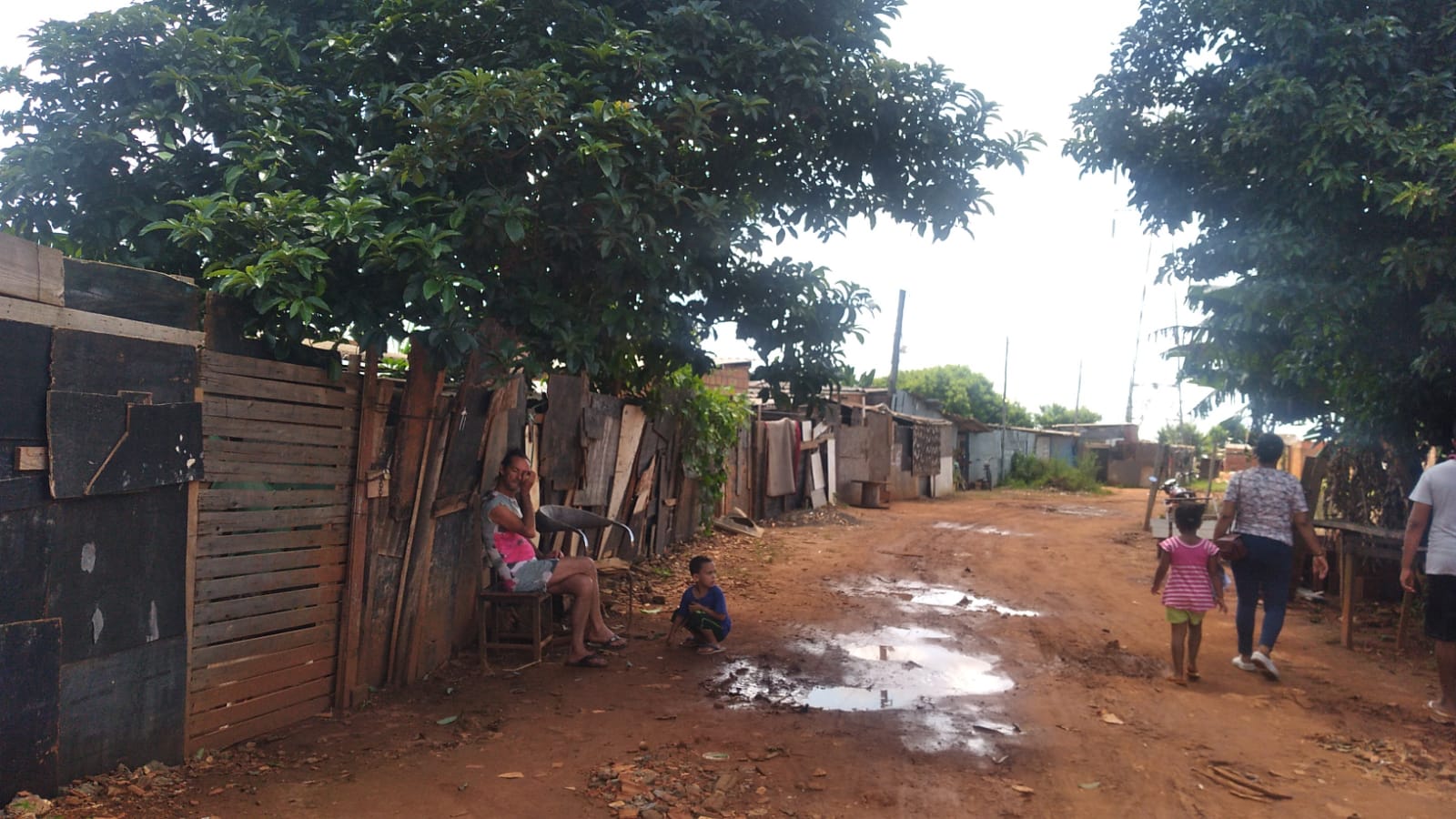 Moradores vivem em condições precárias no local I Foto: Divulgação