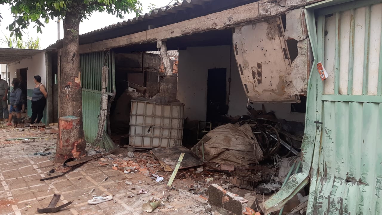 Garagem da casa foi totalmente destruída I Foto: DEFESA CIVIL