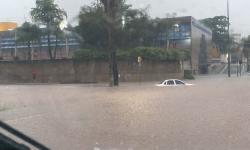 Pontos de alagamentos são registrados após forte chuva em Uberlândia