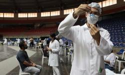 A partir desta terça (18), mais de 30 mil pessoas devem ser vacinadas contra a covid-19 em Uberlândia