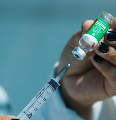 Vacina Novavax tem mais de 90% de eficácia em testes nos EUA